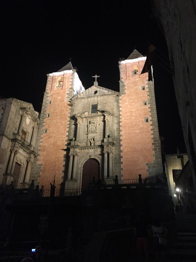 Adama Apartamento Turístico Cáceres Exterior foto